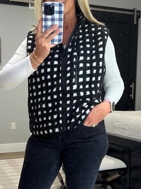 Women’s Checkered Fleece Sherpa Vest